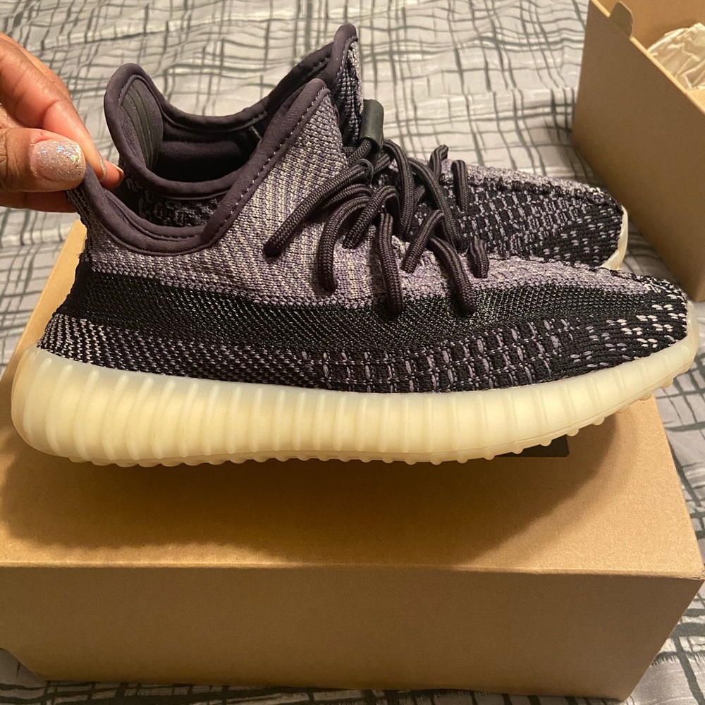 Yeezy boost 350 carbon